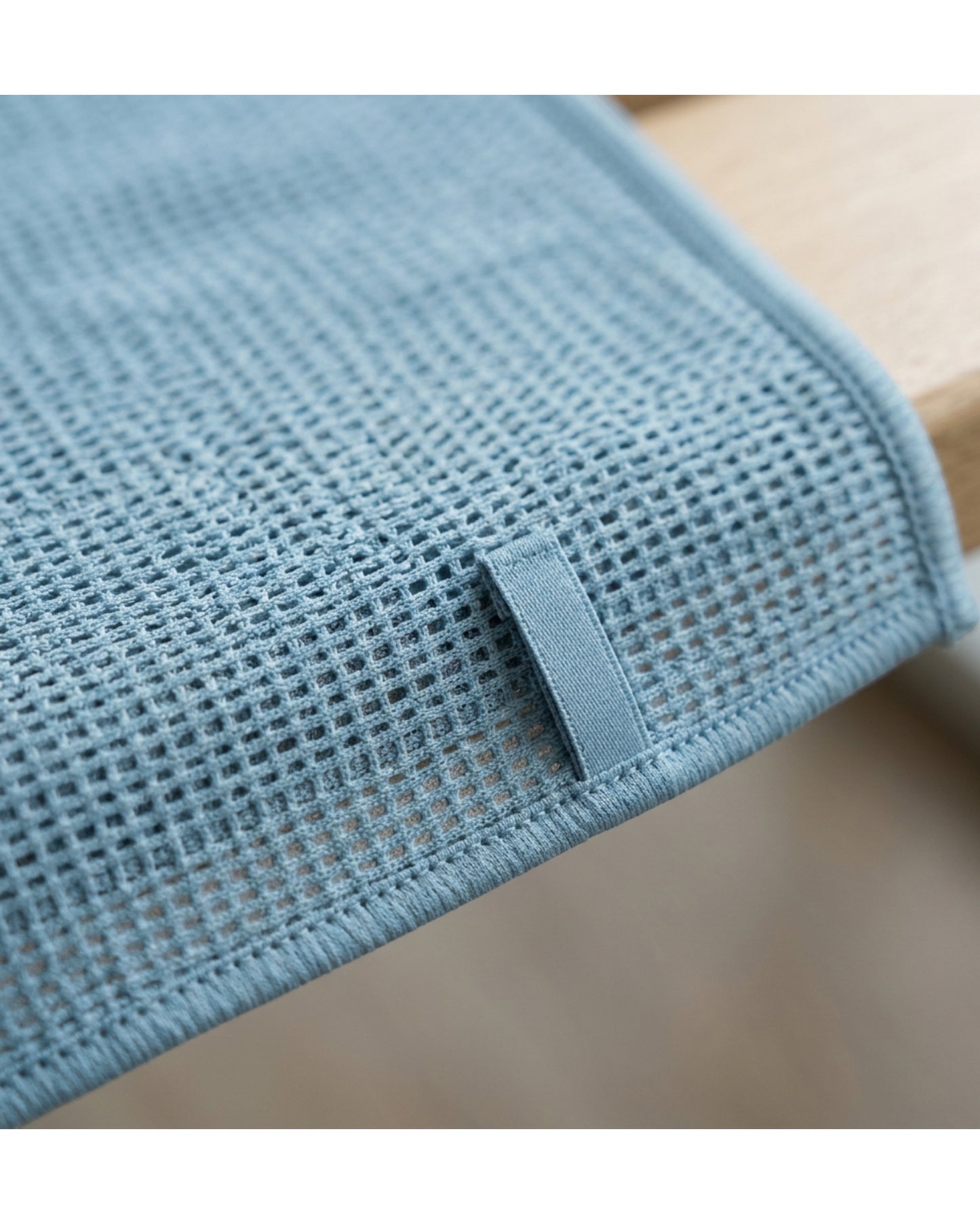 Kexle Mesh-Knit Training Towel 85 x 32 cm Mist Blue - Detail view
